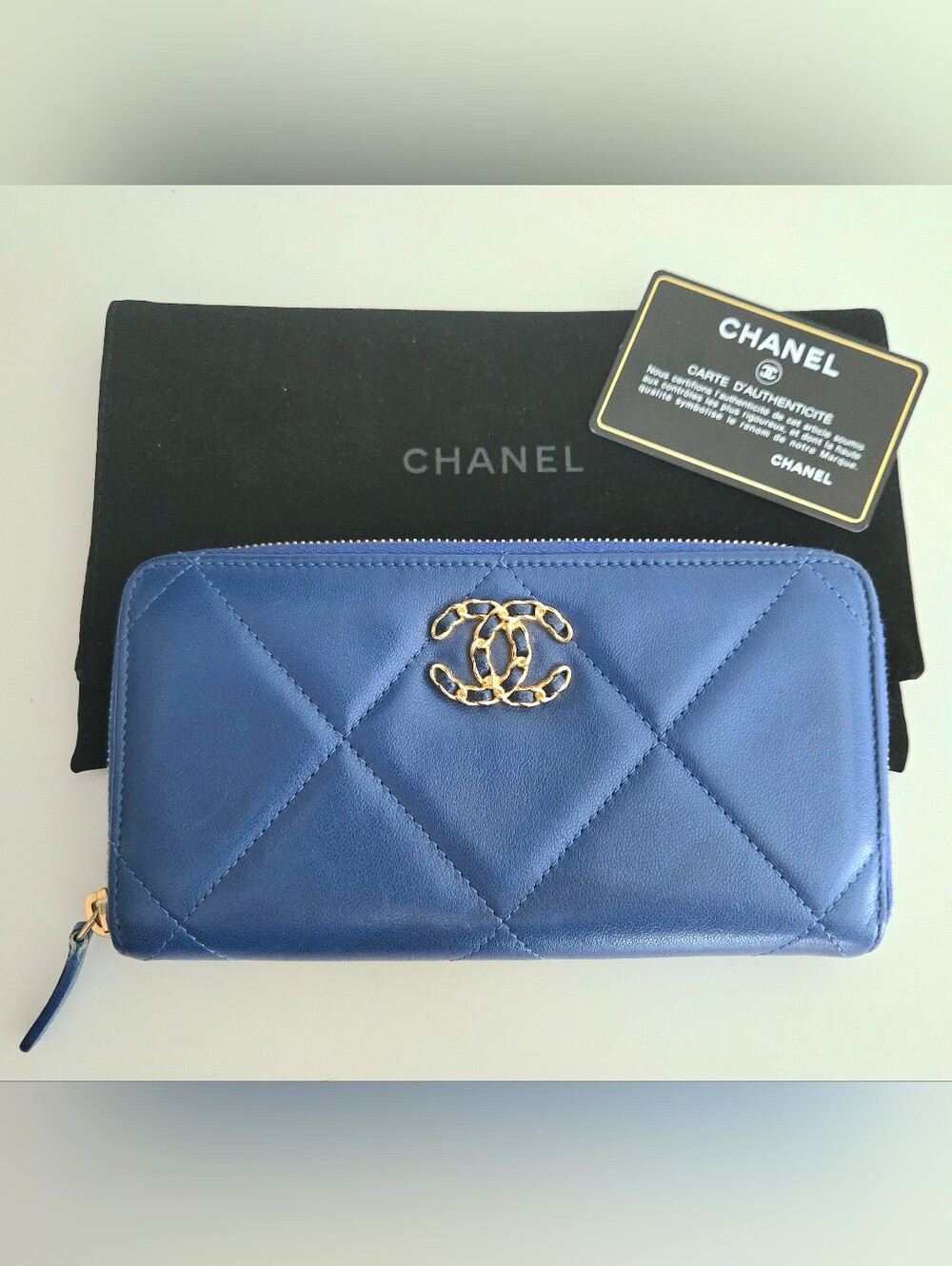 ✨ Pristine ✨ Chanel 19 Long Zipped Wallet Royal Blue GHW - Authentic Set